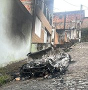 [Vídeo] Buggy pega fogo em ladeira no município de Porto Calvo