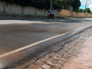 [Vídeo] Vazamento de água é registrado no bairro Baixa Grande, em Arapiraca