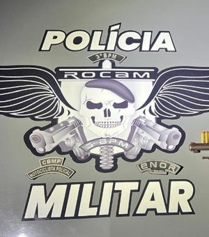 Homem é espancado por clientes de lanchonete após deixar arma cair durante assalto