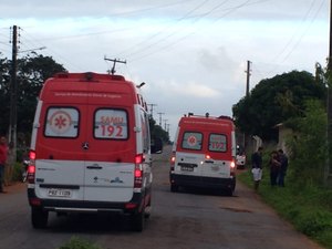 Homens são baleados em ponto de ônibus na Barra de Santo Antônio