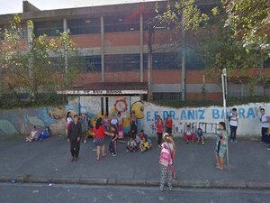Polícia investiga suposto envenenamento de professora por alunos em escola da capital paulista