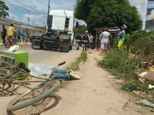 Ciclista tem cabeça esmagada ao ser atropelado por 'cavalinho' de carreta em Arapiraca