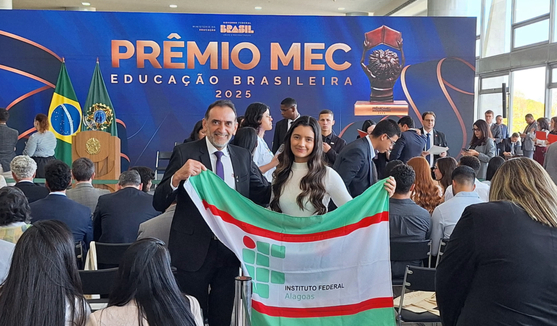 Ex-aluna do Ifal Campus Santana é premiada pelo MEC por nota de destaque na redação do Enem