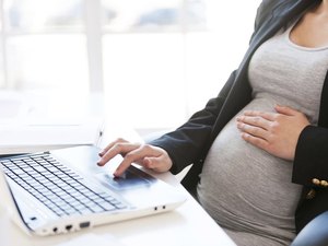 Salário-maternidade: entenda o que proposta discutida no Senado muda para autônomas