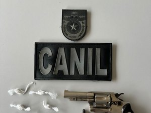 Jovem é preso com arma e cocaína no bairro Santa Esmeralda, em Arapiraca