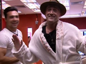 Paulo Gustavo entra na casa do BBB e conhece brothers