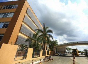 Anvisa vistoria instalações da Fiocruz onde será produzida vacina