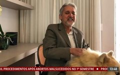 Cachorro de Valdo Cruz 'invade' link ao vivo