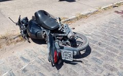 Motociclista não conseguiu frear à tempo de evitar colisão