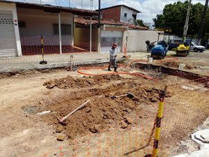 Pinheiro tem fornecimento de água suspenso para troca de tubulação rompida