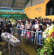 Vereador Silvânio Barbosa é sepultado em clima de muita comoção