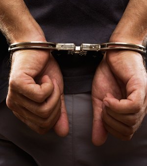 Homem é preso em Penedo acusado de agredir mulher