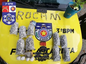 Passageira de mototáxi é detida após ser flagrada transportando maconha em bolsa