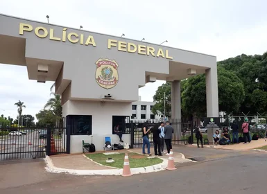 Remédios são levados para Bolsonaro, preso preventivamente em Brasília