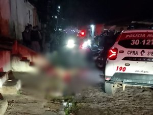 ﻿Homem é morto com três tiros em via pública no bairro Manoel Teles, em Arapiraca