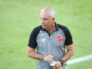 Márcio Fernandes, campeão da Série C com o Vila Nova, é o novo técnico do CSA