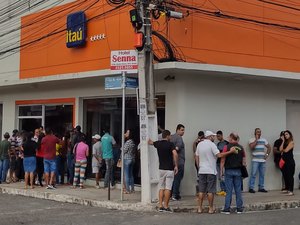 Duas agências bancárias de Arapiraca  são notificadas pelo Procon por demora no atendimento