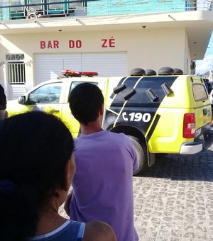 Motorista de van é assassinado a tiros dentro de bar em Arapiraca