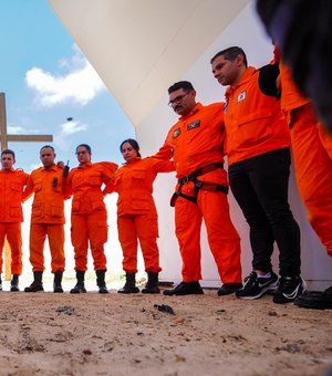 Corpo de Bombeiros de AL presta homenagem a militares mortos em acidente no RS