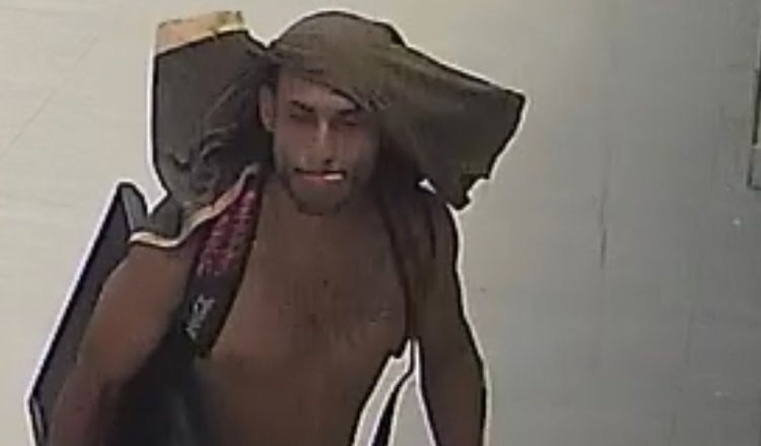 [Vídeo] Ladrão quebra vidraça e furta TV de loja de estofados em Arapiraca