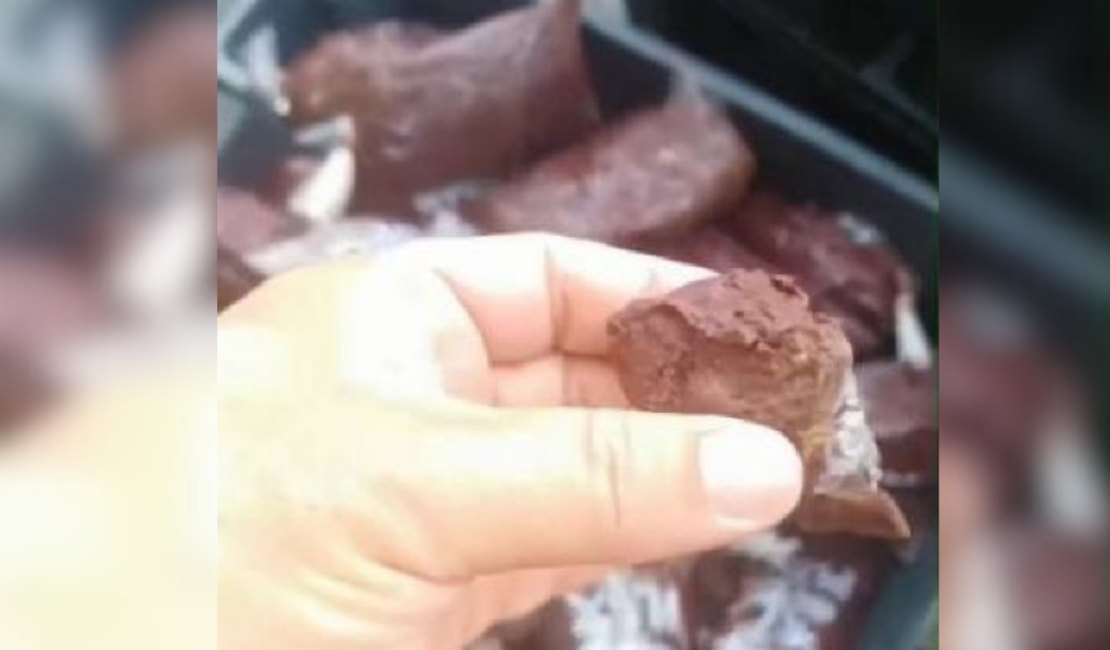 Vídeo de açaí adulterado com papel higiênico revolta consumidores