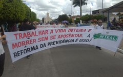Professores de Junqueiro foram às ruas para protestar contra reforma e garantir direitos