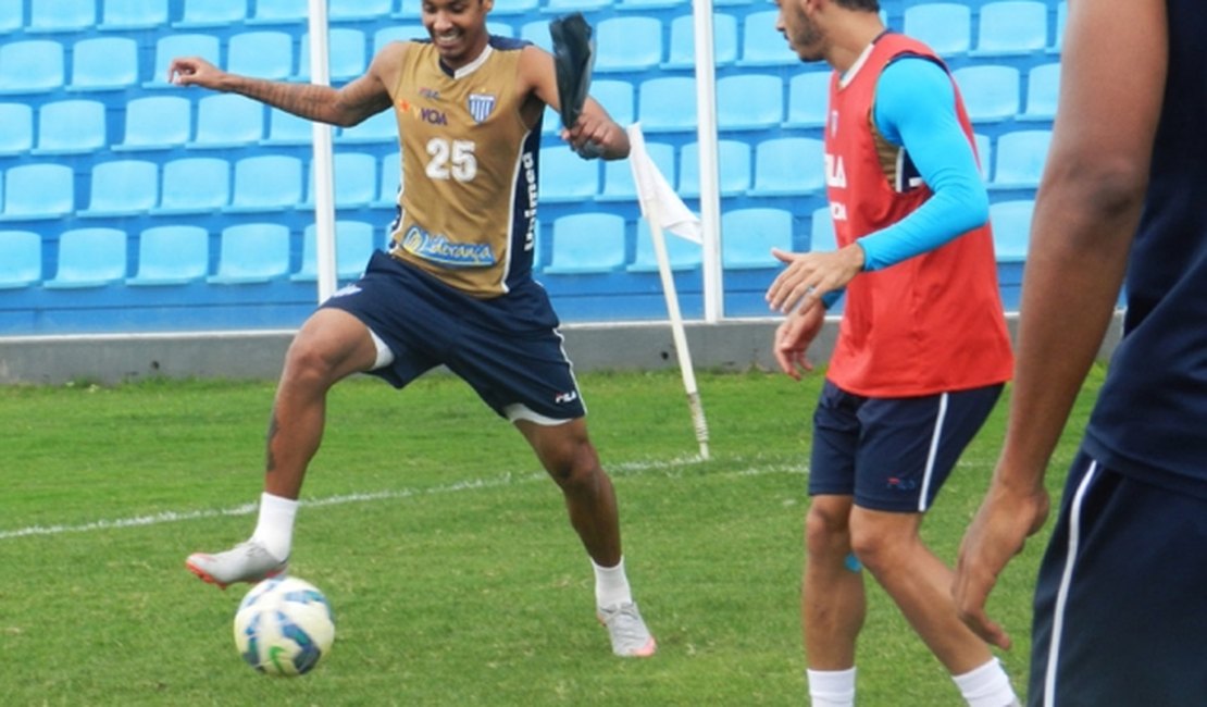 Flamengo pode fechar com mais um zagueiro neste fim de semana