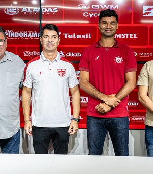 Gum é apresentado oficialmente como novo coordenador técnico do CRB