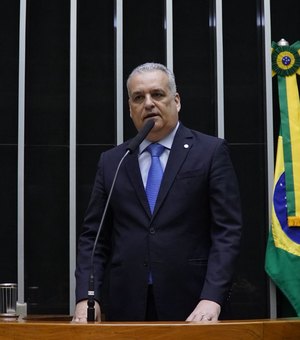 Projeto que garante mais segurança para veículos de aplicativo e táxis avança na Câmara dos Deputados