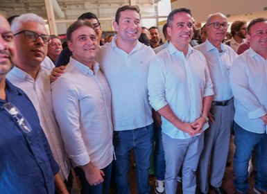 Presidente do MDB Arapiraca, Yale Fernandes, e o advogado Lucas Barbosa participaram do Encontro Estadual do MDB em Maceió