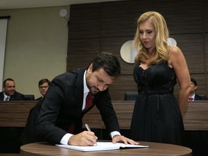 Nivaldo Barbosa Jr. toma posse como novo presidente da OAB