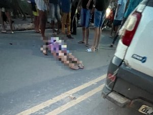 Motociclista foge após atropelar mulher em Lagoa da Canoa