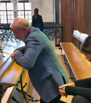 Lula posta vídeo rezando ao lado de Janja em igreja da Espanha