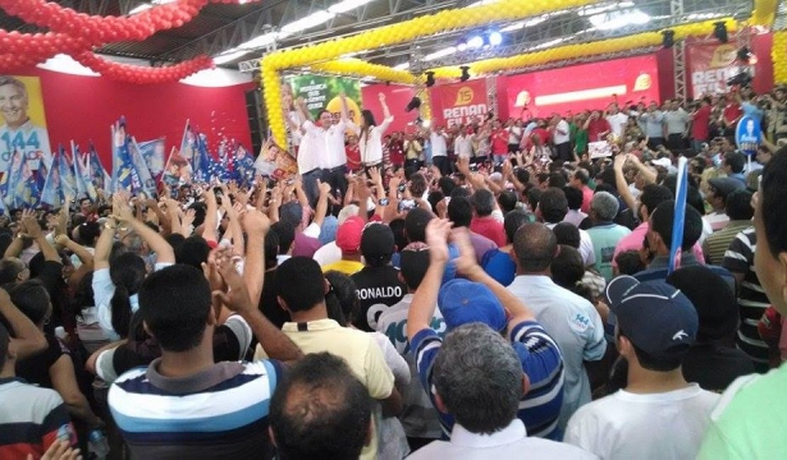 Em inauguração de comitê, Luciano é a principal estrela do evento em Arapiraca