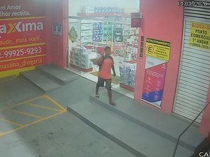 [Vídeo] Câmeras registram homem furtando farmácia no Tabuleiro do Martins