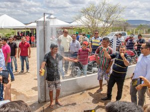 Prefeitura de Girau do Ponciano leva água encanada ao Sítio Lajeiro 
