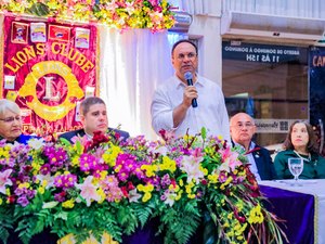 Prefeito Luciano Barbosa prestigia posse da nova diretoria do Lions Club de Arapiraca