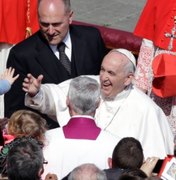 Papa Francisco pede esperança, paz e diálogo entre povos