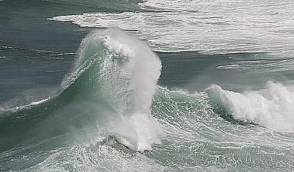 Marinha alerta para ondas de até 3,5 metros e ventos fortes no Litoral de Alagoas
