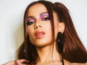 Anitta posta vídeo de música nova recheada de palavrões