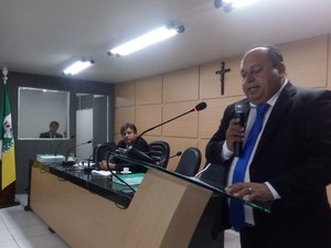 Vereador pede CPI para apurar irregularidades na coleta de lixo em Arapiraca