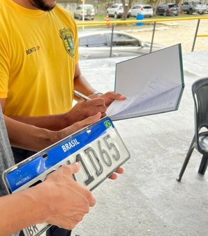 Saiba como recuperar placas de veículos perdidas durante as chuvas na capital