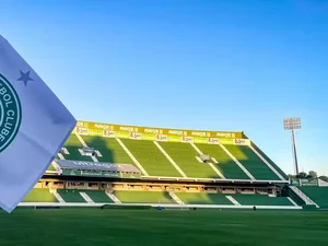 Jogadores do Guarani suspendem treino em protesto por salários atrasados