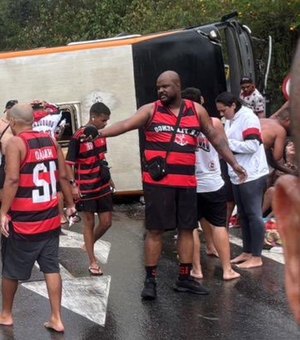 Ônibus com torcedores do Flamengo tomba a caminho da Argentina para jogo da Libertadores