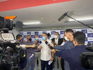 Governo anuncia recursos para ajudar cidades com imunização e recompensará quem vacinar mais