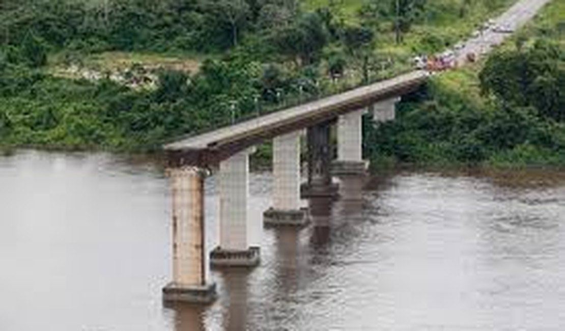 Bombeiros retomam buscas por vítimas após desabamento de ponte no Pará