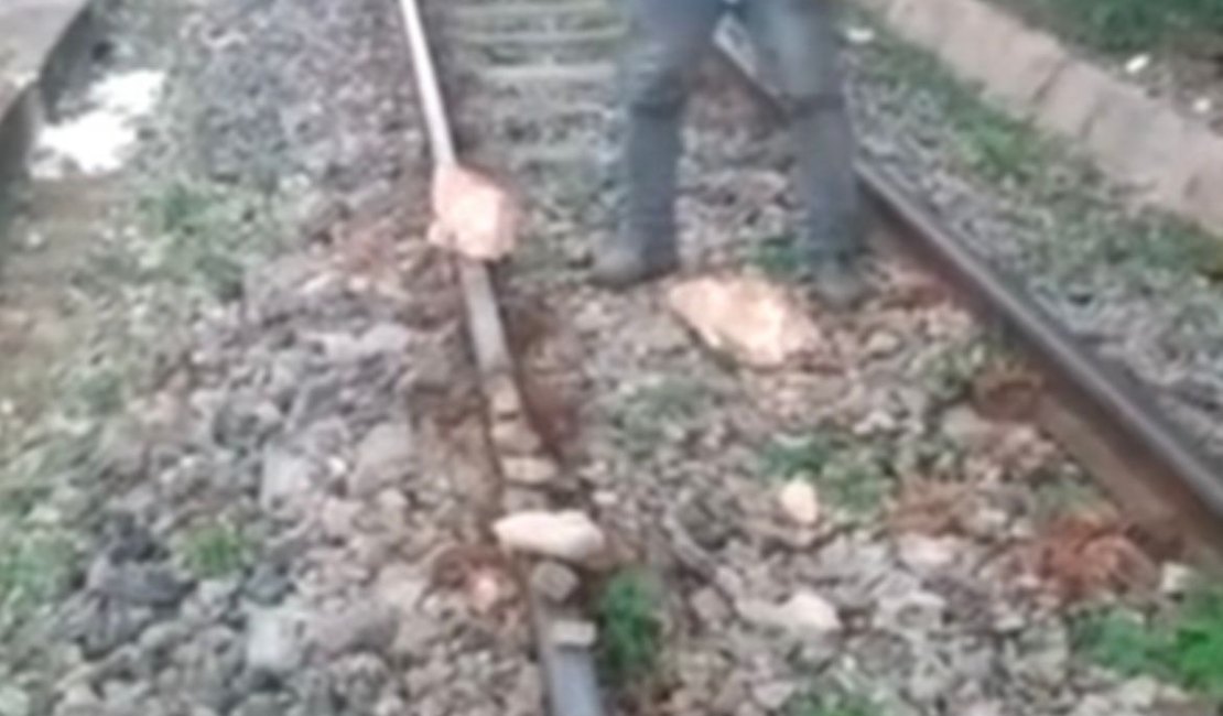 CBTU encontra pedras nos trilhos do VLT durante fiscalização em Fernão Velho