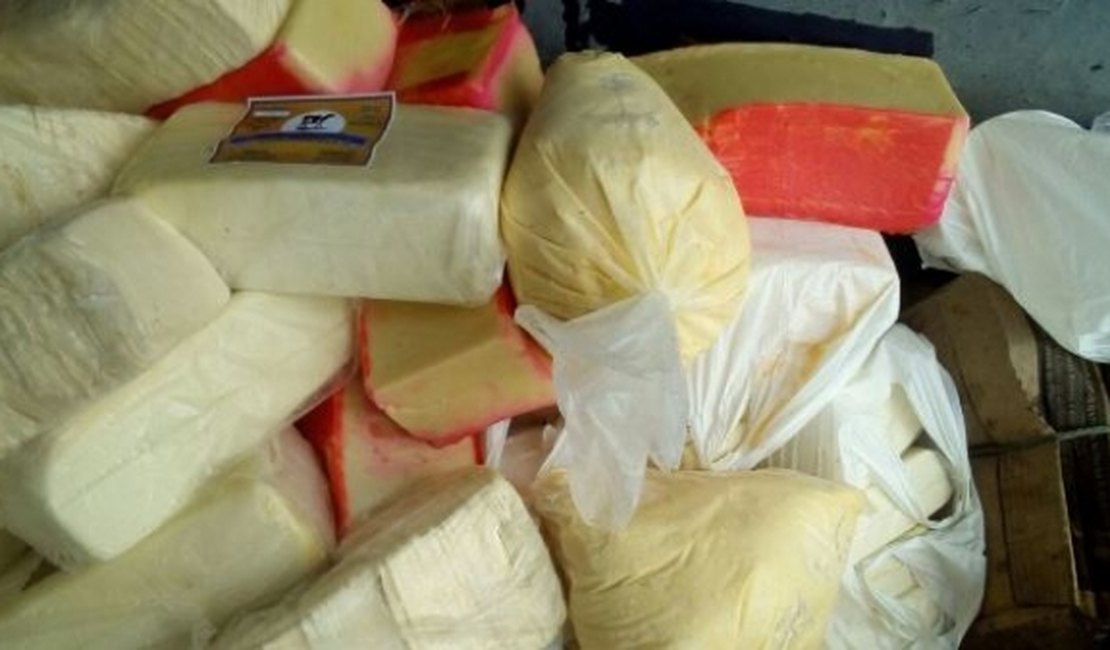 Quase duas toneladas de queijos clandestinos são apreendidos na BR-316, em Atalaia