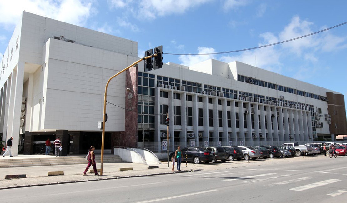 ?Adiado júri de acusado de matar mulher por engano durante atentado em Maceió