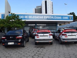 Suspeito de cometer assaltos em dois bairros de Maceió se entrega